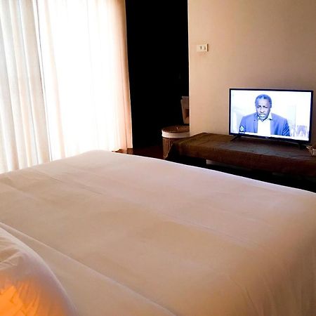 Siam Bright Suite Banguecoque Exterior foto